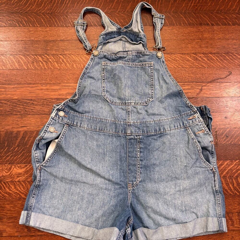 Hollister Women’s High Rise Denim Short